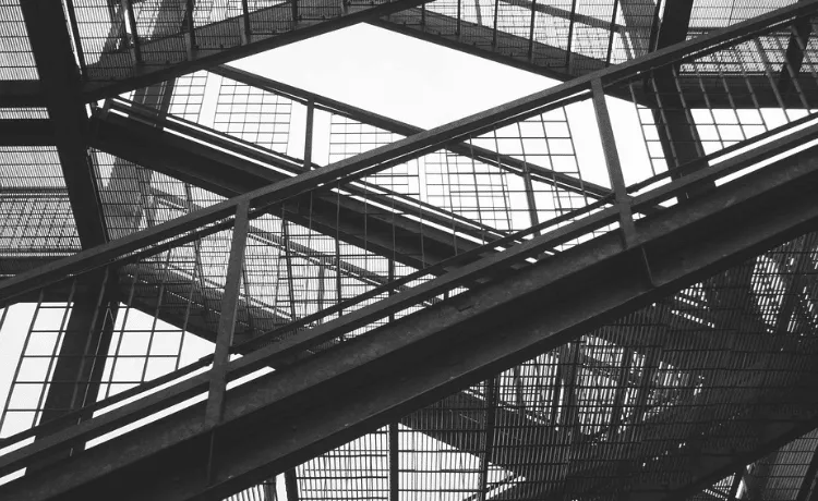 Al momento stai visualizzando Scale metalliche esterne: tipologie e utilizzi